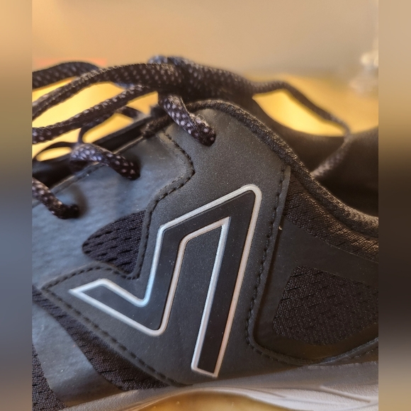 Women's Vionic Sneakers Size 9.5 Wide - Picture 10 of 11